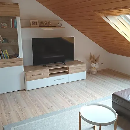 Ferienwohnung - Dachgeschoss Schmuckstueck Wolnzach Zewnętrze zdjęcie